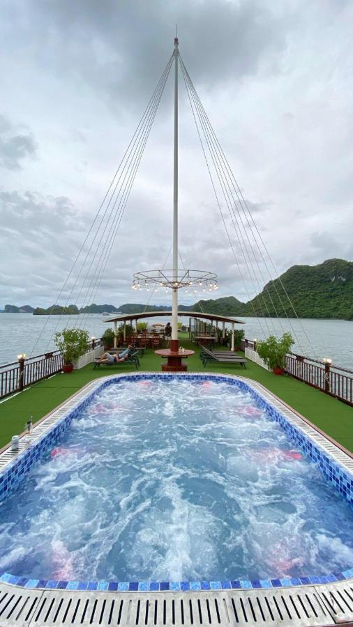 Отель Calypso Cruises Cat Hai Экстерьер фото